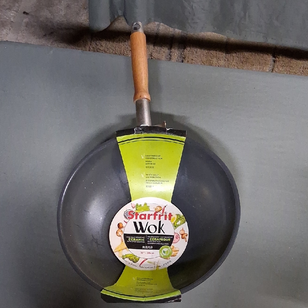 NWT Starfrit Wok Ceramic 11"  28cm